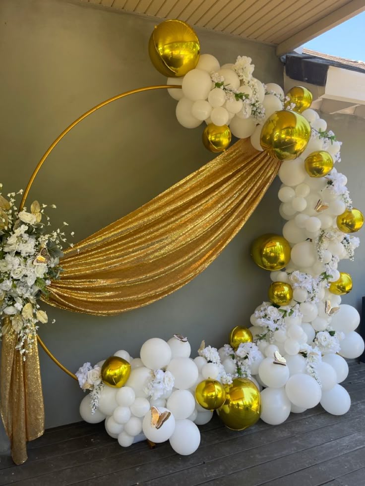 Balloon decoration gallery image 17